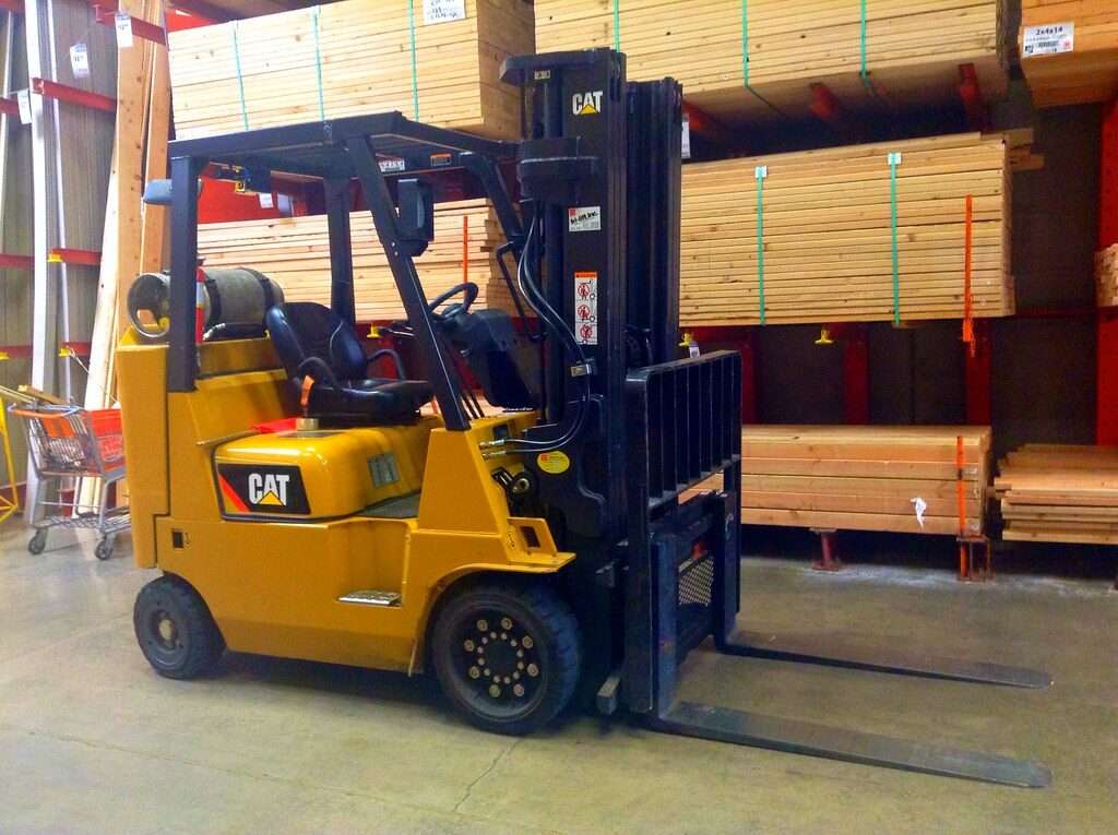 Caterpillar Forklift